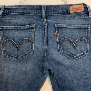 Levi’s Jeans 524 Too Superlow Size 7 Long W28 L34 7L